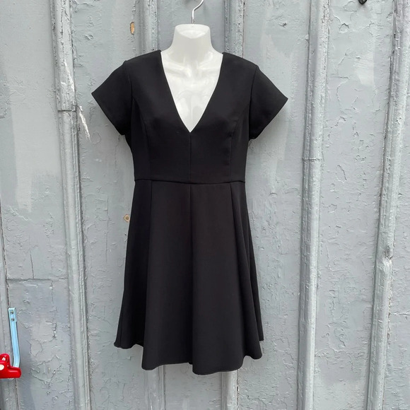 Wilfred Black Foucault dress, size 8 - Picture 3 of 9